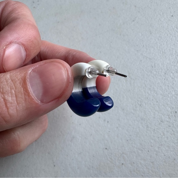 Vintage Blue and White Crescent Earrings - Picture 3 of 4